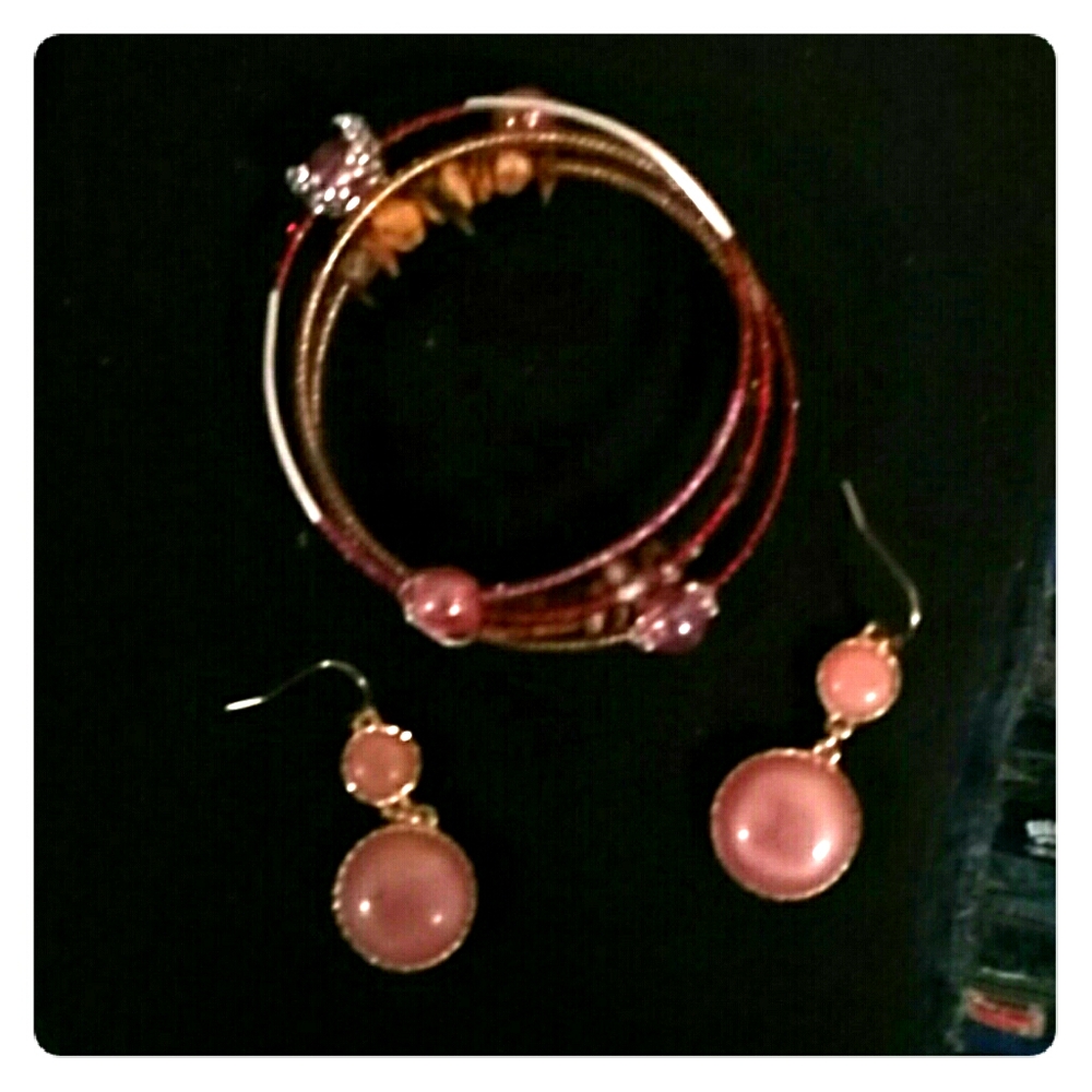 Handmade pukka , crystal beaded bracelet & free...